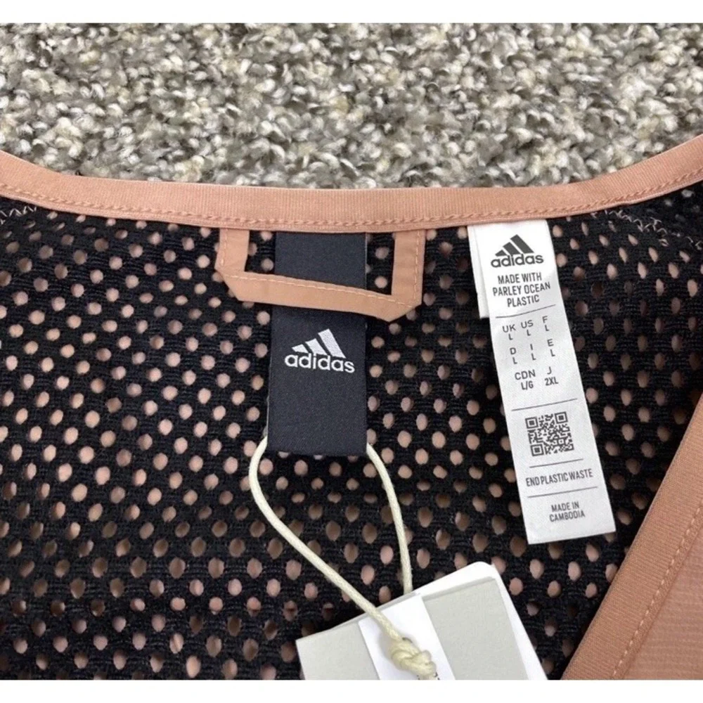 adidas City Escape Premium Vest Clay Strata Loose Fit Mens Size Large IA0014 $80